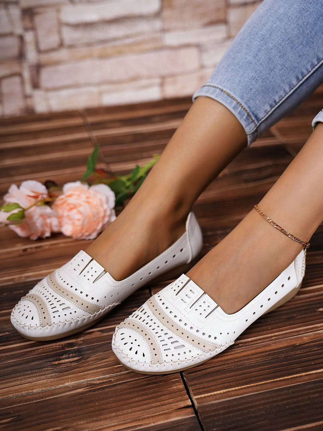 2024 Trendy and Lightweight Walking Dance Shoes for Women