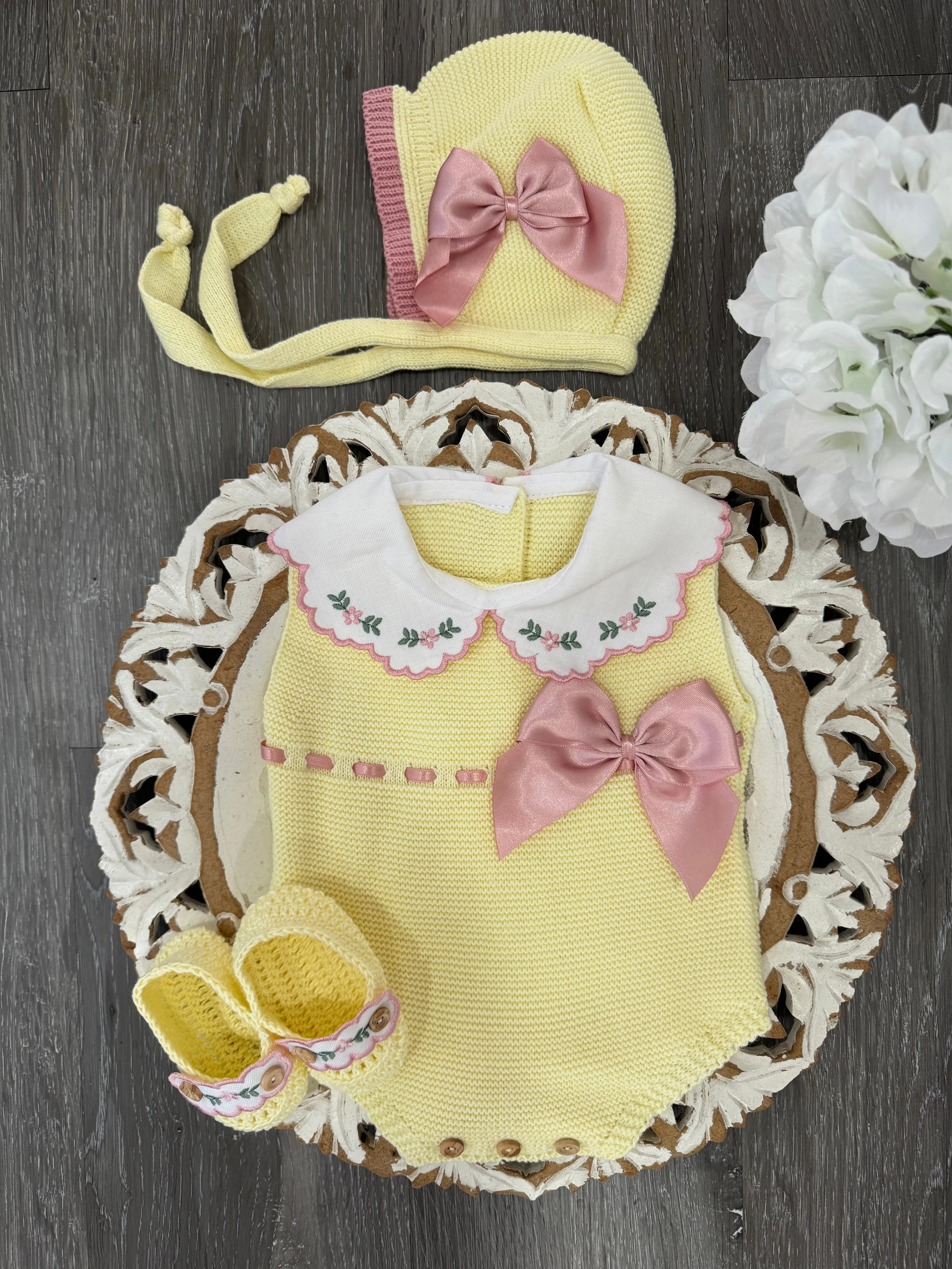 Floral Print Scallop Collar Sleeveless Short Knitted Romper Set in Yellow and Old Pink